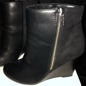 Black suede and leather wedge booties! EUC!